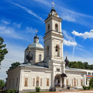 храм в тарусе на главной площади. Смотреть фото храм в тарусе на главной площади. Смотреть картинку храм в тарусе на главной площади. Картинка про храм в тарусе на главной площади. Фото храм в тарусе на главной площади